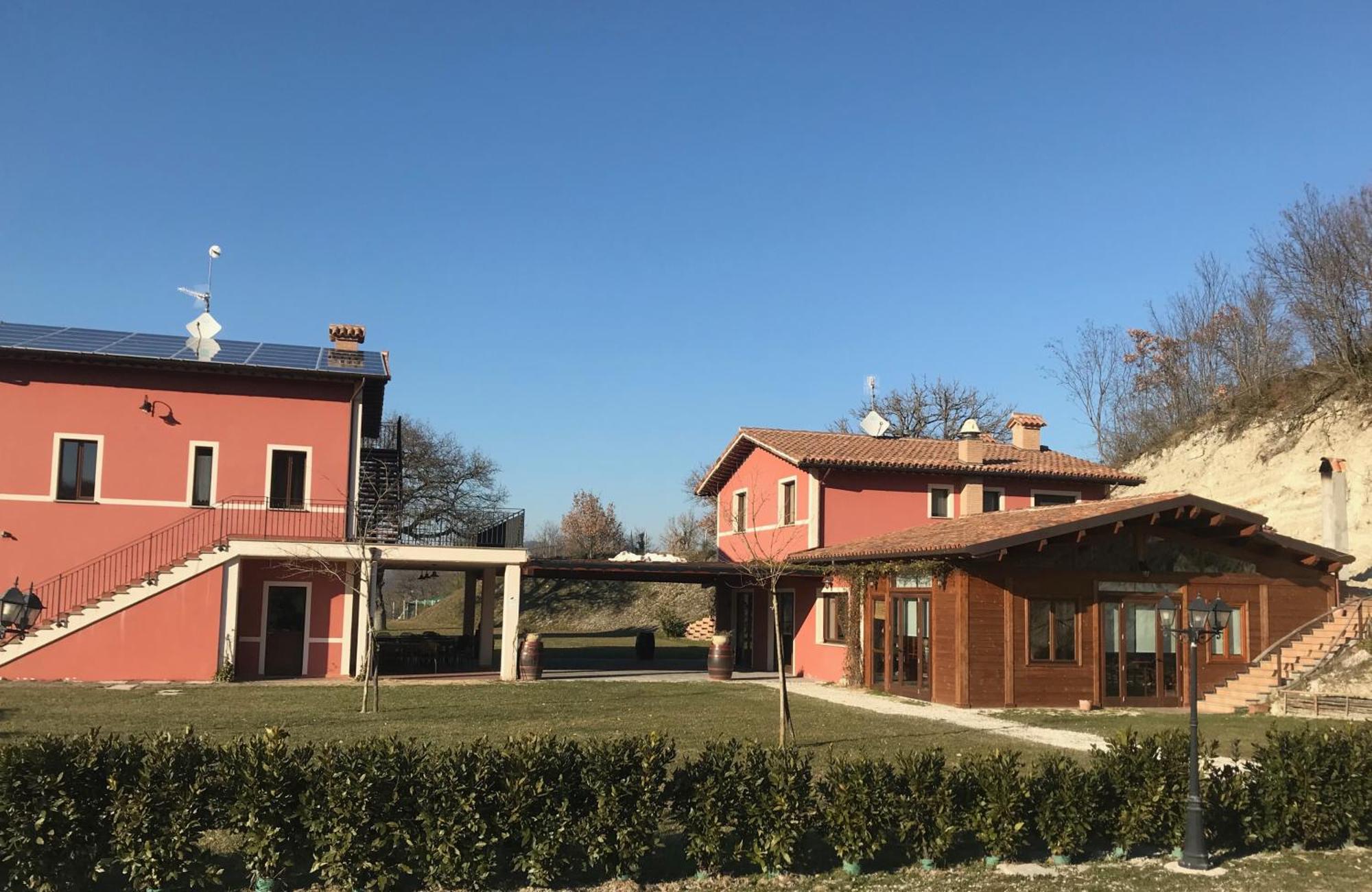 파브리아노 Agriturismo La Vita E Bella 빌라 외부 사진